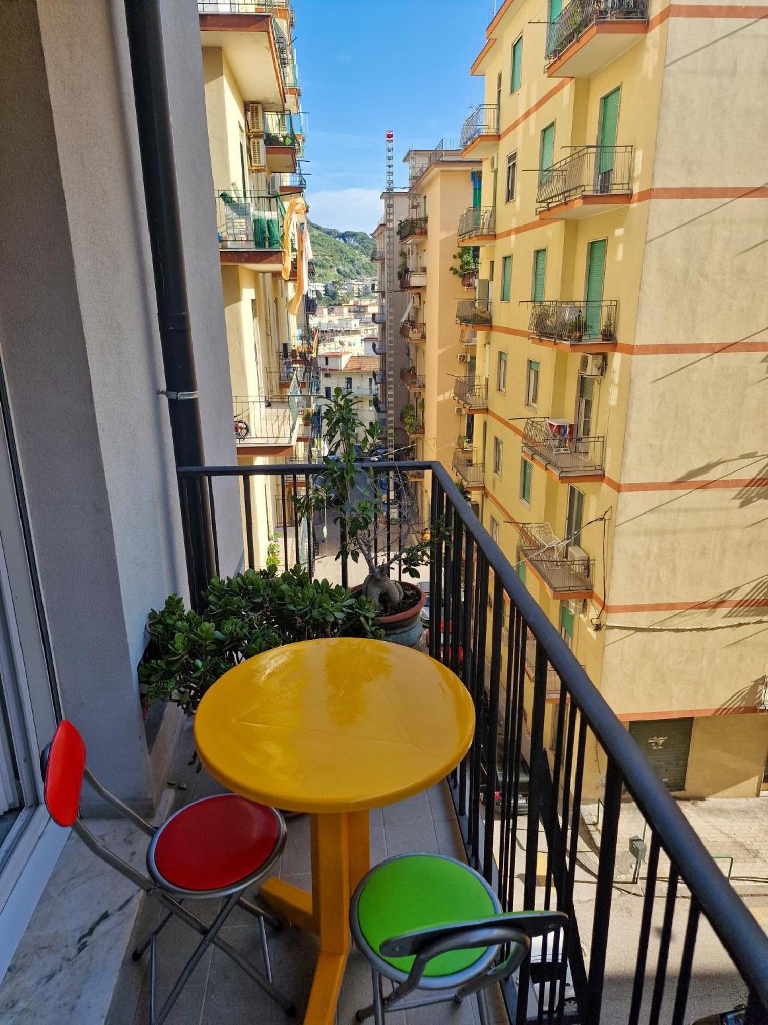 Newretroapartment Self Check - In & Netflix Appartamento Salerno